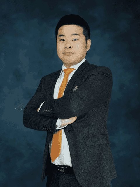 Portrait of Runze Li